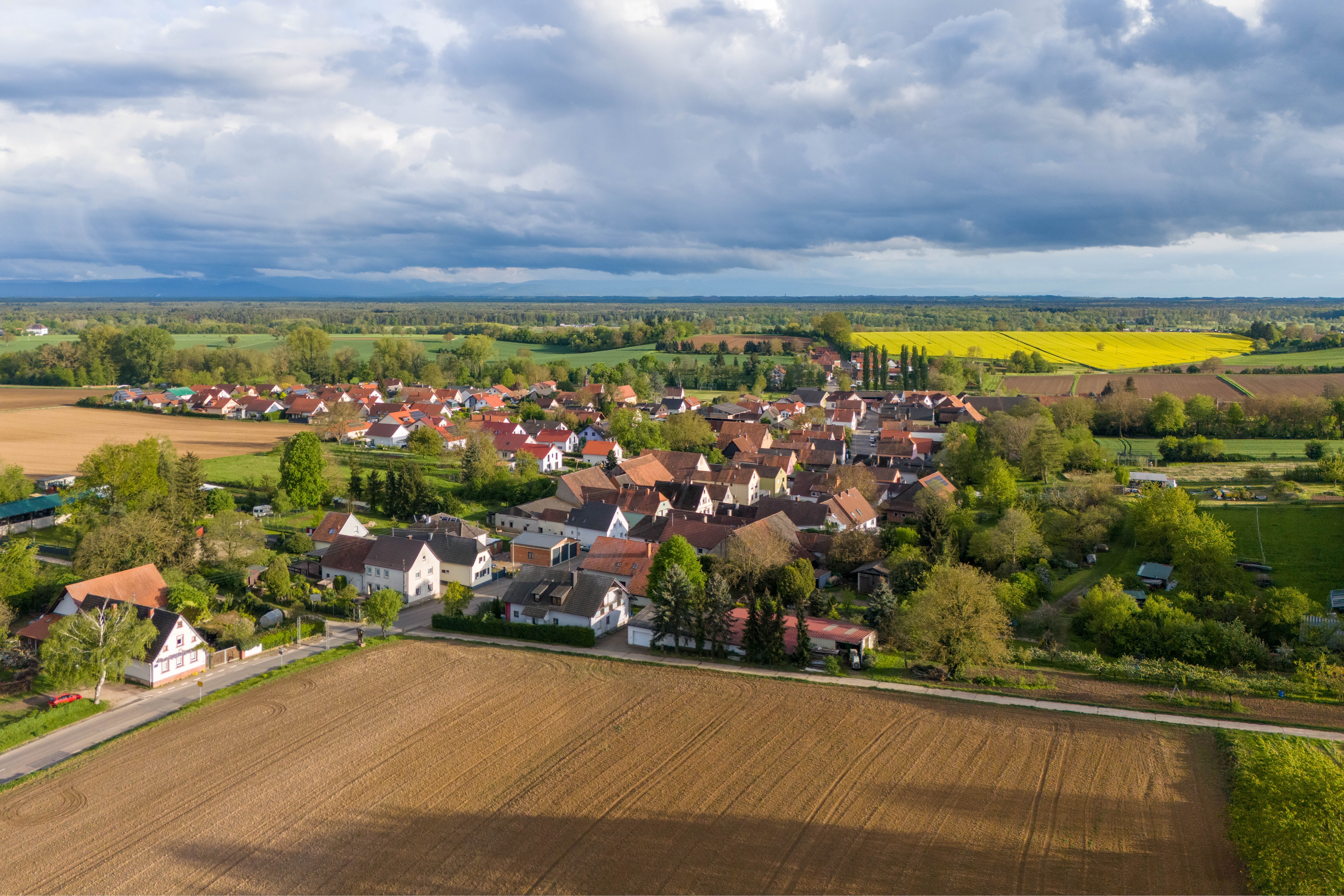 Niederotterbach Niederotterbach, ein Ort in der Südpfalz, geprägt